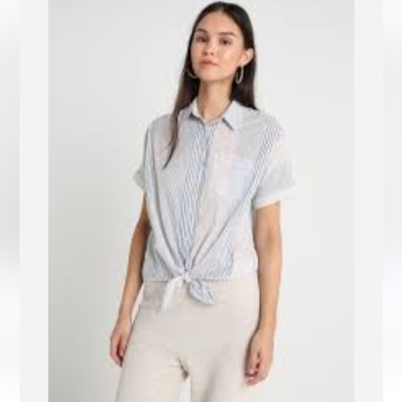 Striped tie-up Rayon shirt - Picture 4 of 7